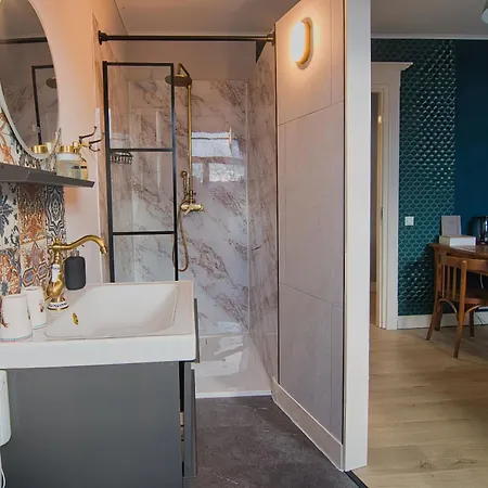 Alojamento de Acomodação e Pequeno-almoço Lambic 3*